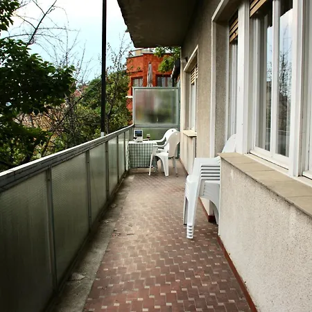 Castle Stallion * בודפשט