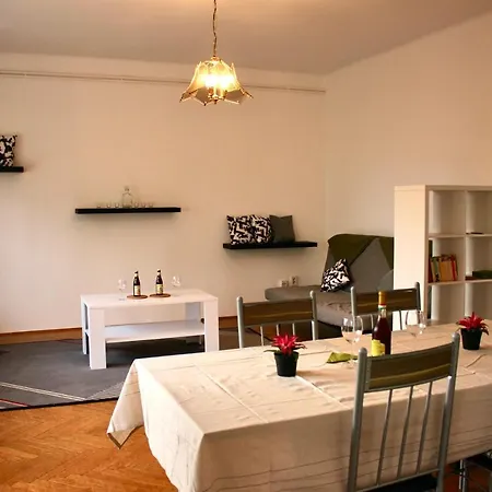 Apartment Castle Stallion